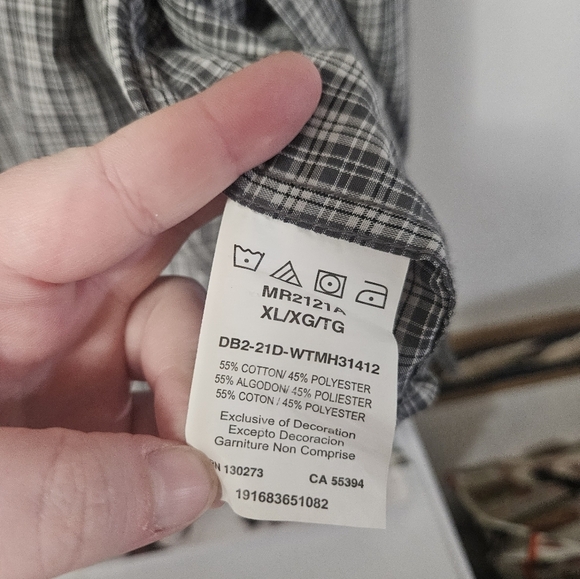 Wrangler Riata Gray Plaid Button Down Shirt! - Picture 4 of 6